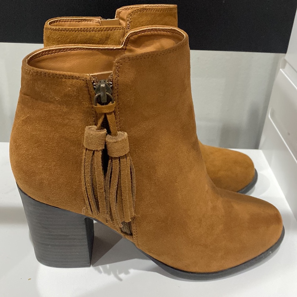 E Spirit  Boots Womens Size 7.5 Camel Chunky Heel Ankle Booties Western Cowboy